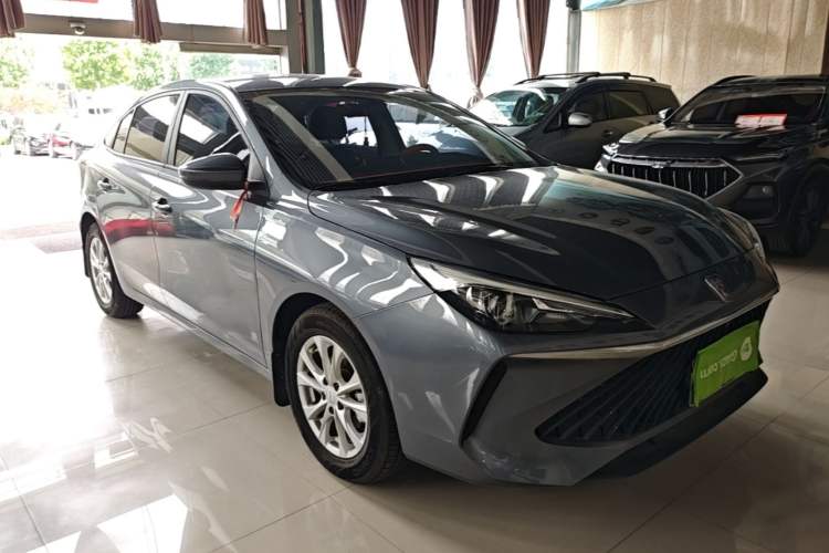 Used Roewe i5 2023 1.5L Manual Comfort Edition Front Right 45 Deg