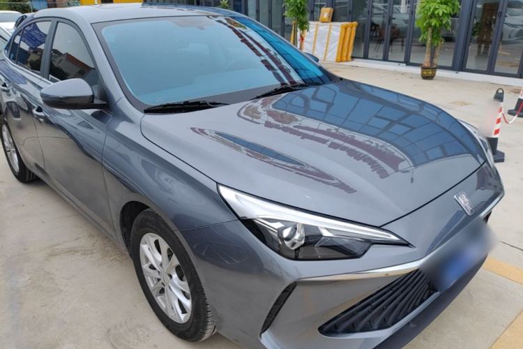 Used Roewe i5 2023 1.5L CVT Luxury Edition Front Right 45 Deg