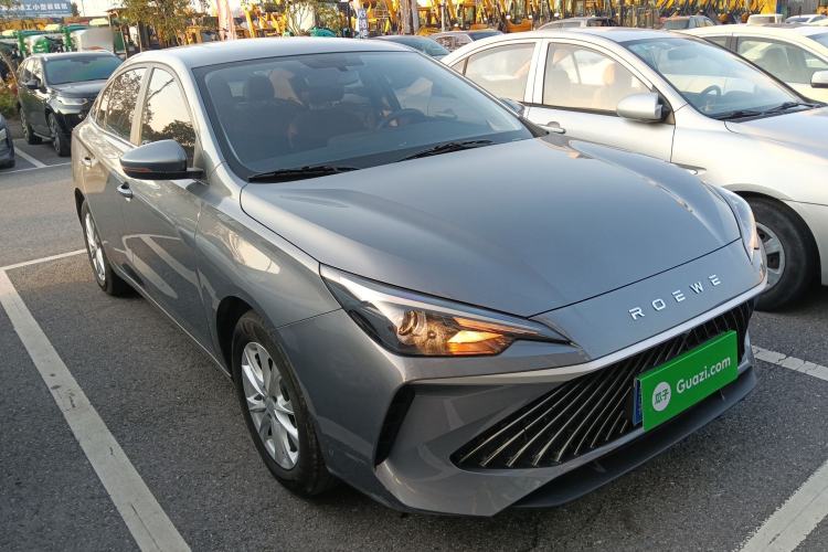 Used Roewe i5 2023 1.5L CVT Luxury Edition Front Right 45 Deg