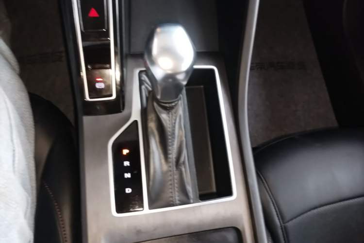 Used Roewe i5 2023 1.5L CVT Luxury Edition Gear Lever