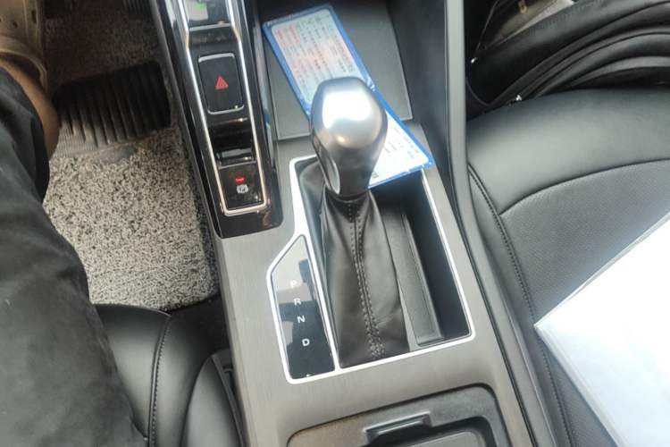 Used Roewe i5 2023 1.5L CVT Luxury Edition Gear Lever