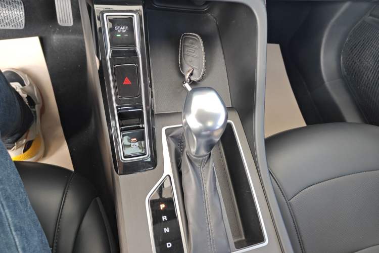 Used Roewe i5 2023 1.5L CVT Luxury Edition Gear Lever