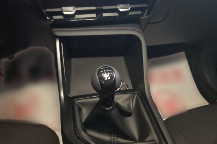 Used Roewe i5 2023 1.5L Manual Comfort Edition Gear Lever