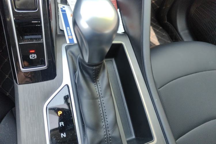 Used Roewe i5 2023 1.5L CVT Luxury Edition Gear Lever
