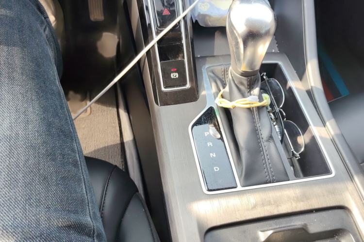 Used Roewe i5 2023 1.5L CVT Luxury Edition Gear Lever