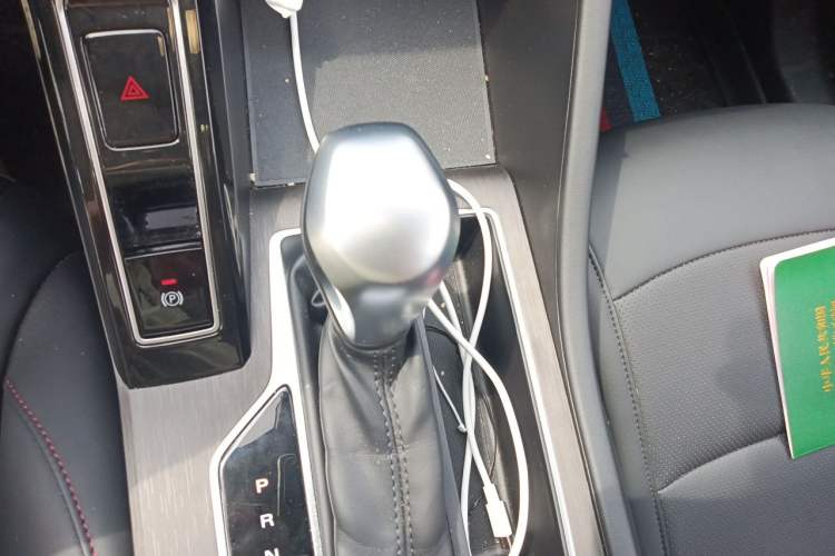 Used Roewe i5 2023 1.5L CVT Luxury Edition Gear Lever