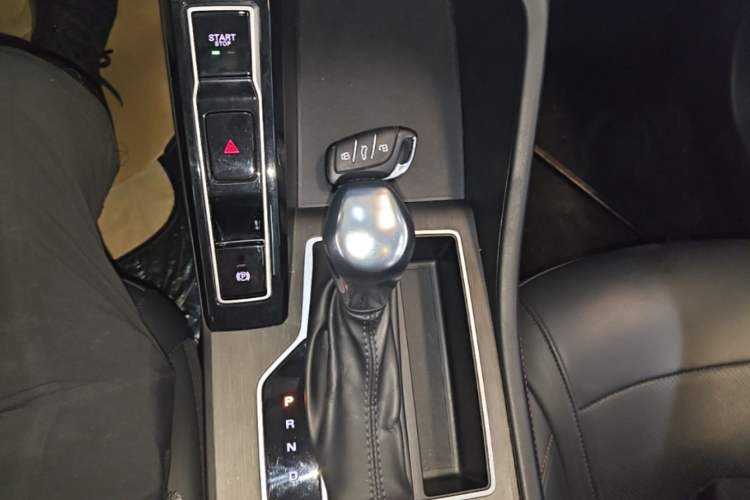 Used Roewe i5 2023 1.5L CVT Luxury Edition Gear Lever