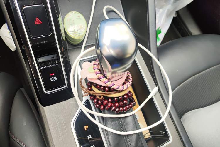 Used Roewe i5 2023 1.5L CVT Luxury Edition Gear Lever