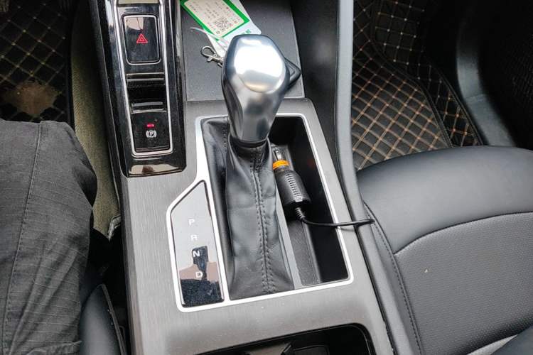 Used Roewe i5 2023 1.5L CVT Luxury Edition Gear Lever