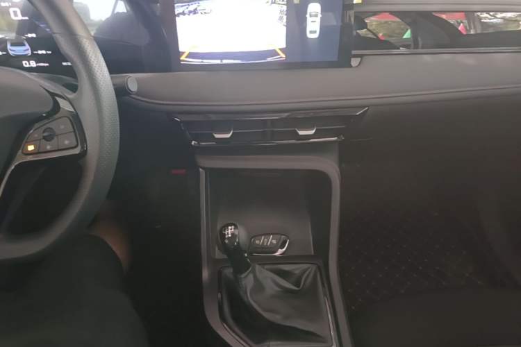 Used Roewe i5 2023 1.5L Manual Comfort Edition Gear Lever
