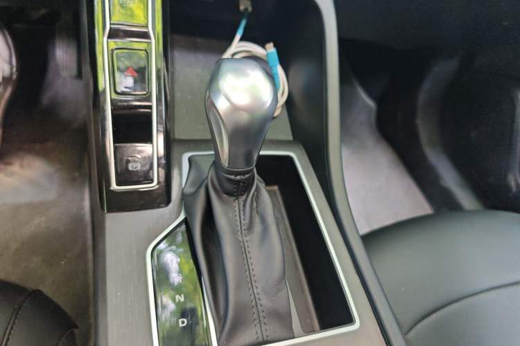 Used Roewe i5 2023 1.5L CVT Luxury Edition Gear Lever