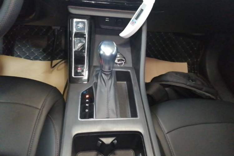Used Roewe i5 2023 1.5L CVT Luxury Edition Gear Lever