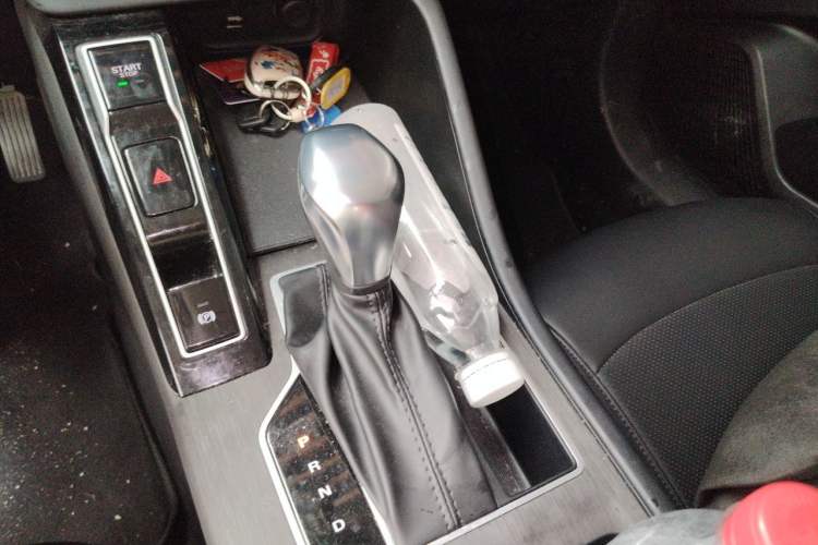 Used Roewe i5 2023 1.5L CVT Luxury Edition Gear Lever