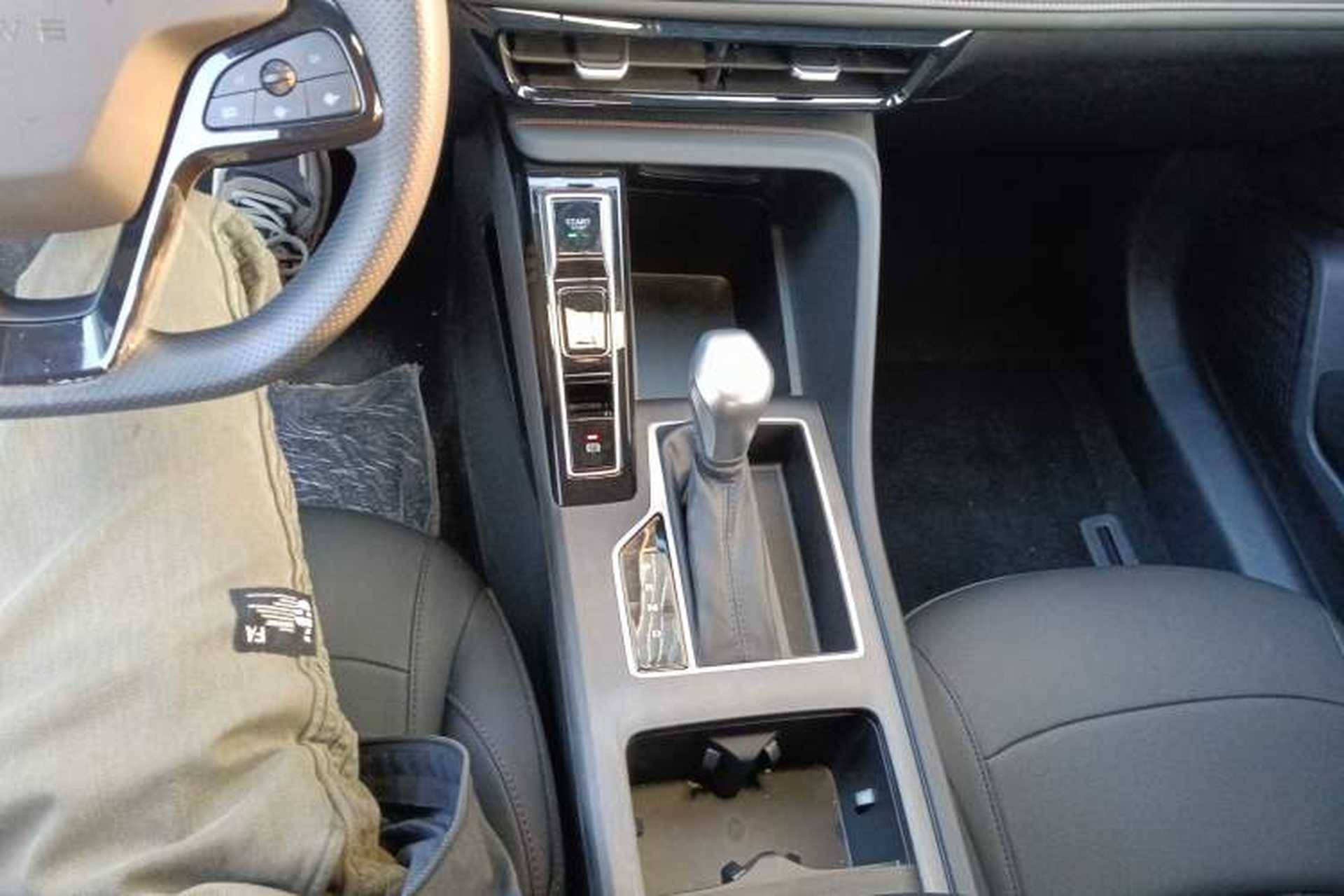 Used Roewe i5 2023 1.5L CVT Luxury Edition Gear Lever