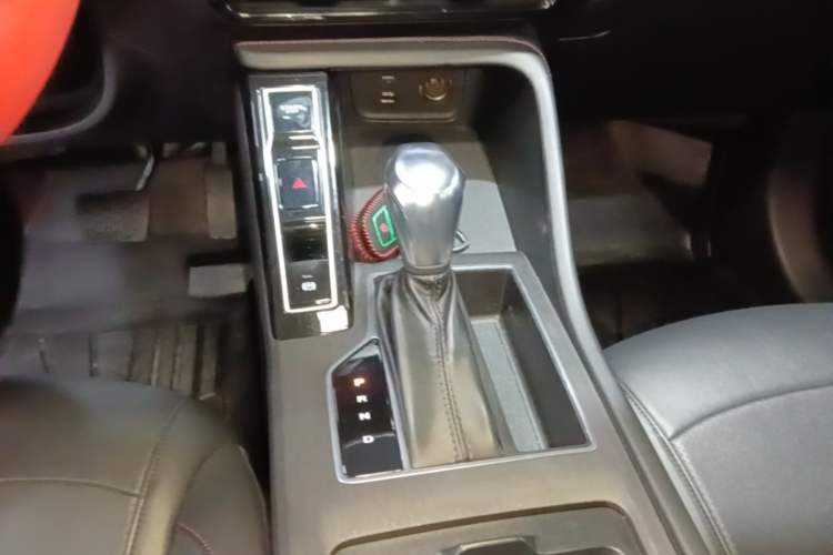 Used Roewe i5 2023 1.5L CVT Luxury Edition Gear Lever