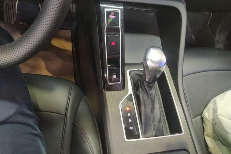 Used Roewe i5 2023 1.5L CVT Luxury Edition Gear Lever