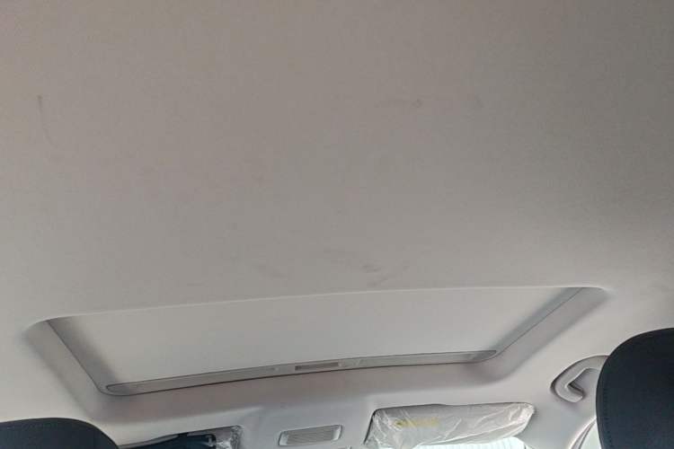 Used Roewe i5 2023 1.5L CVT Luxury Edition Headliner