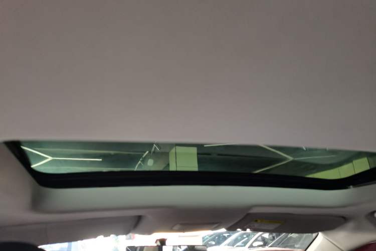 Used Roewe i5 2023 1.5L CVT Luxury Edition Headliner