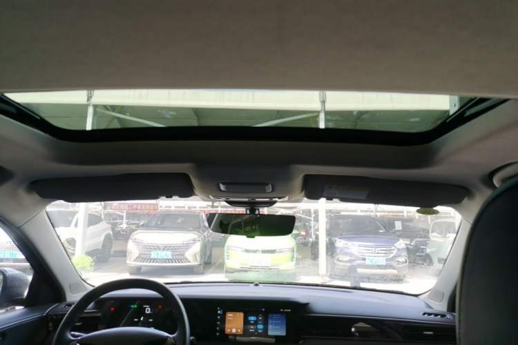 Used Roewe i5 2023 1.5L CVT Luxury Edition Headliner