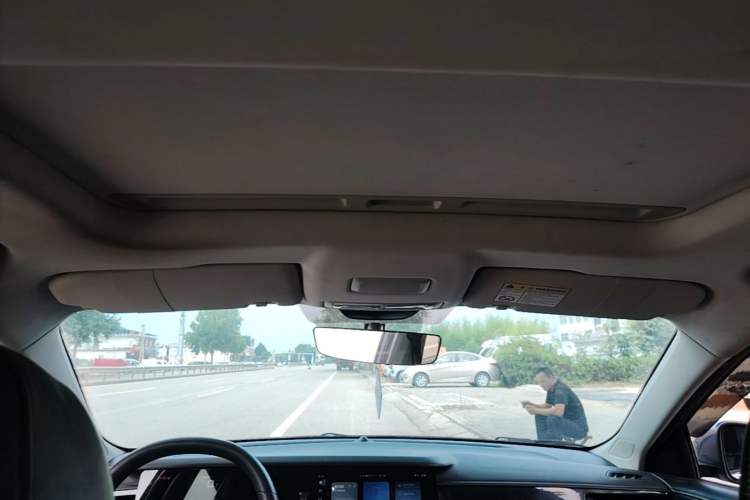 Used Roewe i5 2023 1.5L CVT Luxury Edition Headliner