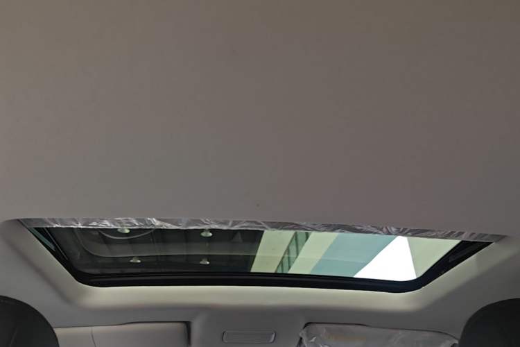 Used Roewe i5 2023 1.5L CVT Luxury Edition Headliner