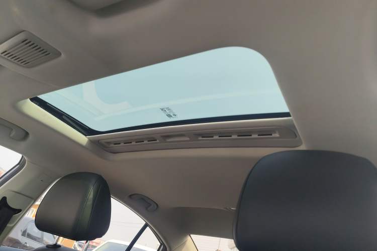 Used Roewe i5 2023 1.5L CVT Luxury Edition Headliner