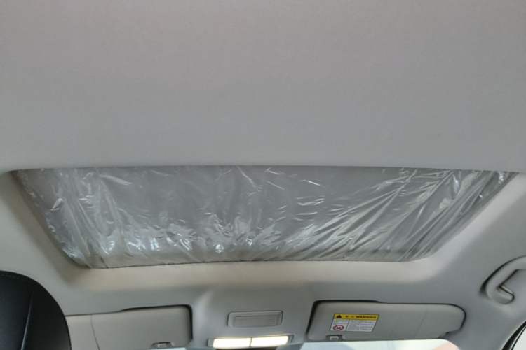Used Roewe i5 2023 1.5L CVT Luxury Edition Headliner