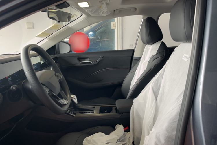 Used Roewe i5 2023 1.5L CVT Luxury Edition Interior 1
