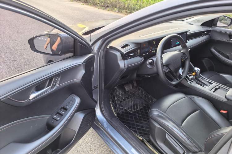 Used Roewe i5 2023 1.5L CVT Luxury Edition Interior 1