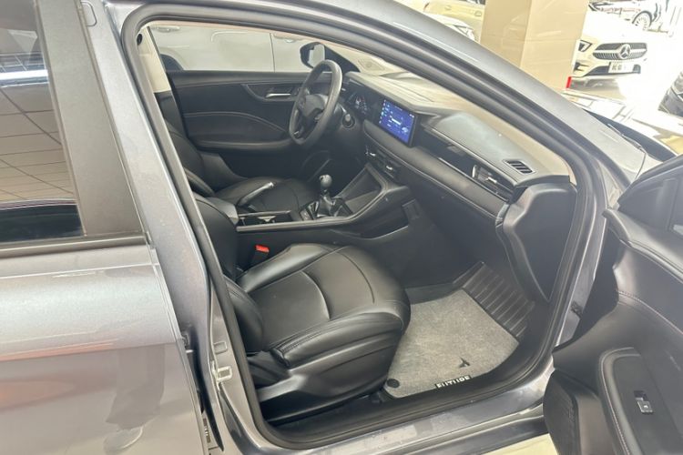 Used Roewe i5 2023 1.5L Manual Comfort Edition Interior 2