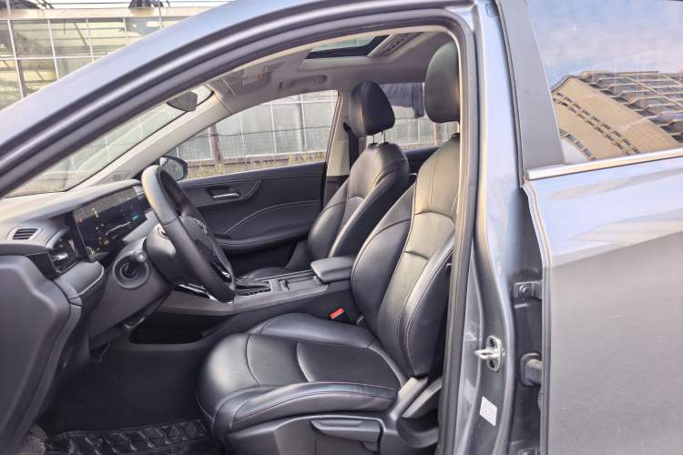 Used Roewe i5 2023 1.5L CVT Luxury Edition Interior 2