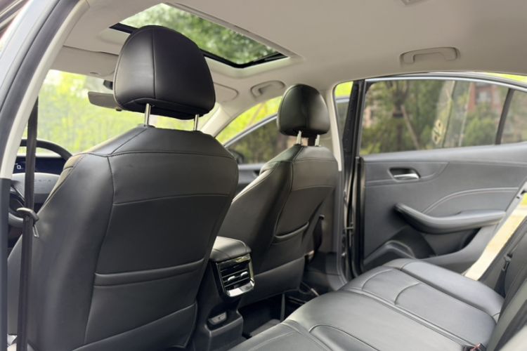Used Roewe i5 2023 1.5L CVT Luxury Edition Interior 3