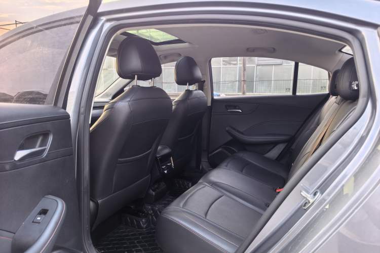 Used Roewe i5 2023 1.5L CVT Luxury Edition Interior 3