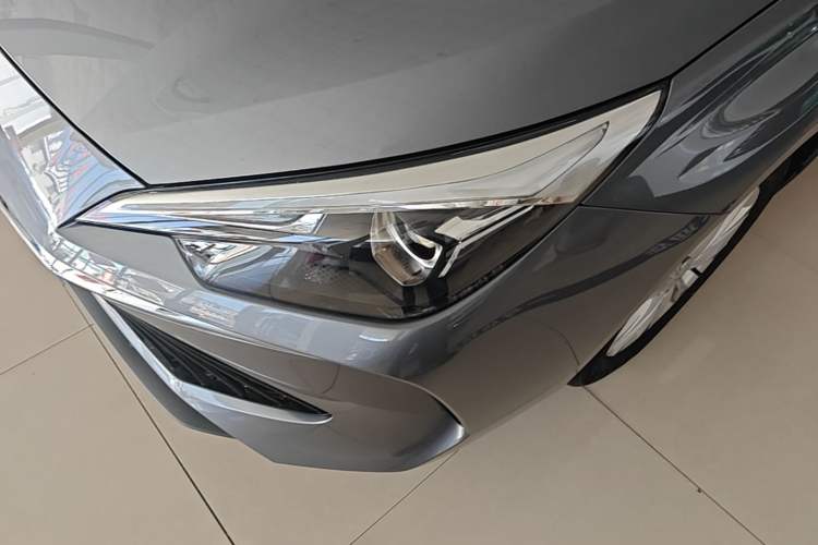 Used Roewe i5 2023 1.5L Manual Comfort Edition Left Front Headlight