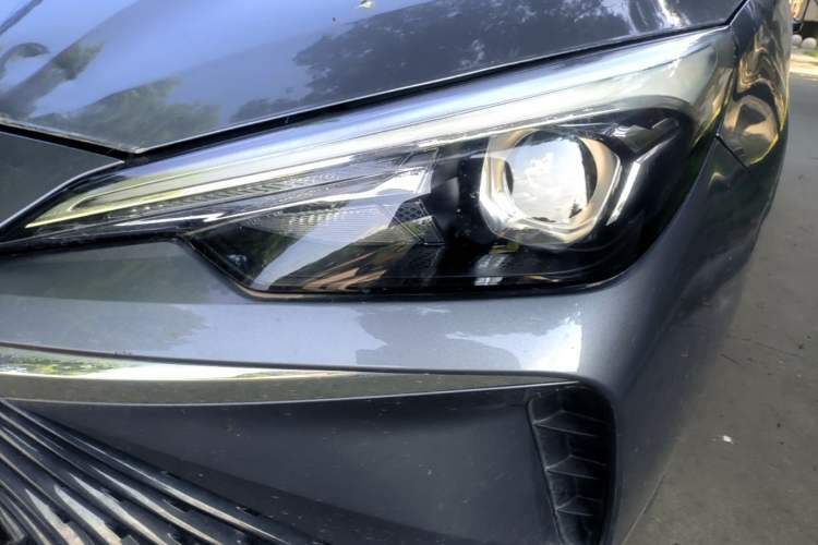 Used Roewe i5 2023 1.5L Manual Comfort Edition Left Front Headlight