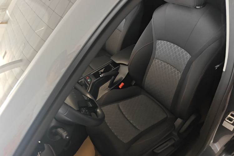 Used Roewe i5 2023 1.5L Manual Comfort Edition Left Front Seat