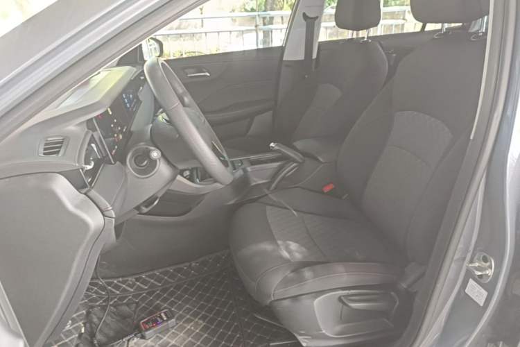 Used Roewe i5 2023 1.5L Manual Comfort Edition Left Front Seat