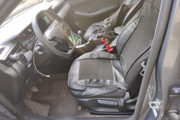 Used Roewe i5 2023 1.5L Manual Comfort Edition Left Front Seat