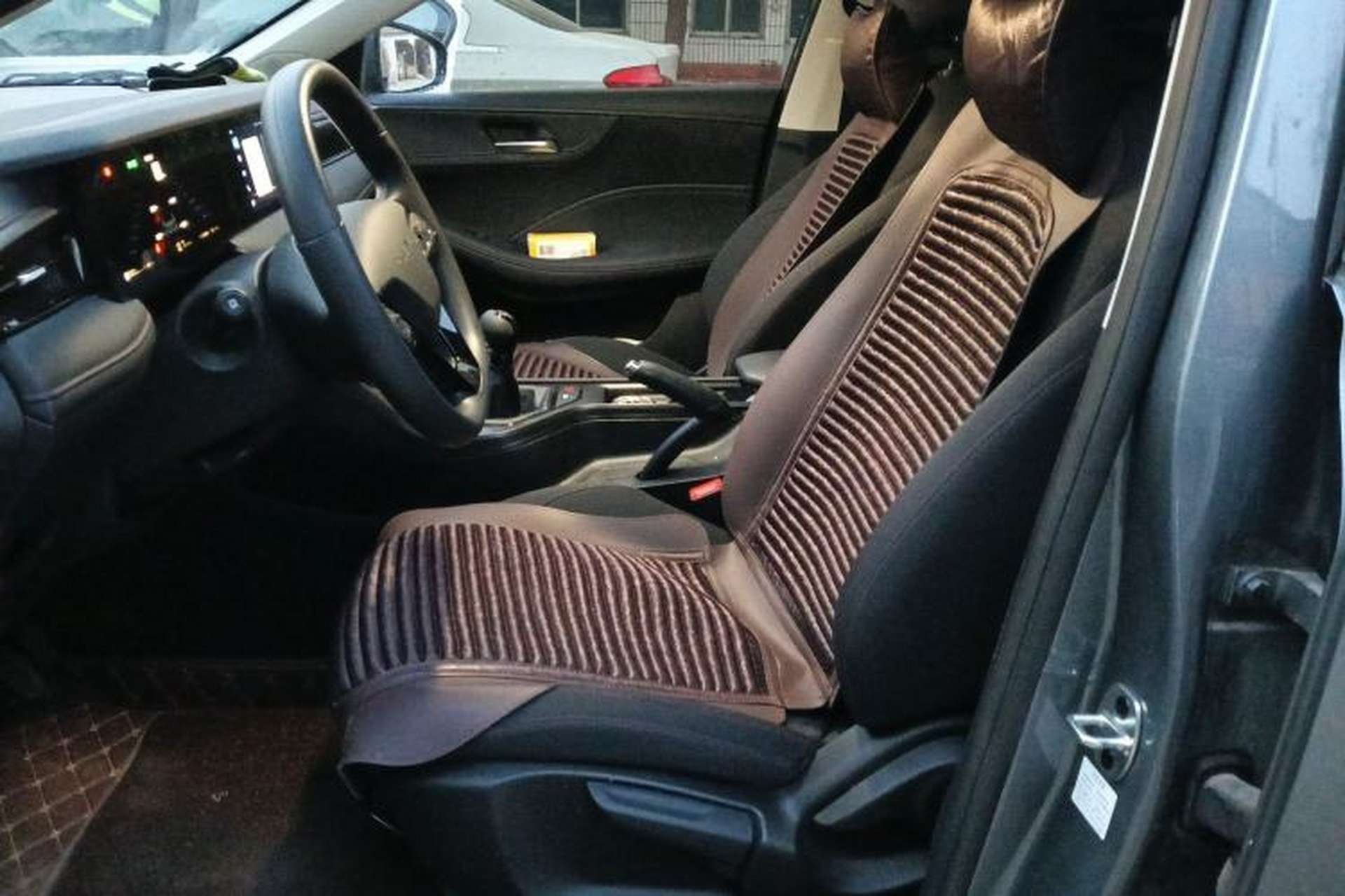Used Roewe i5 2023 1.5L Manual Comfort Edition Left Front Seat