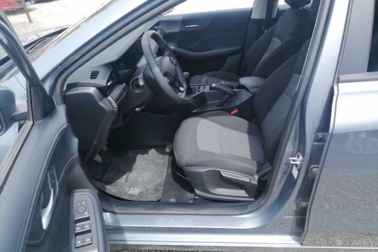 Used Roewe i5 2023 1.5L Manual Comfort Edition Left Front Seat