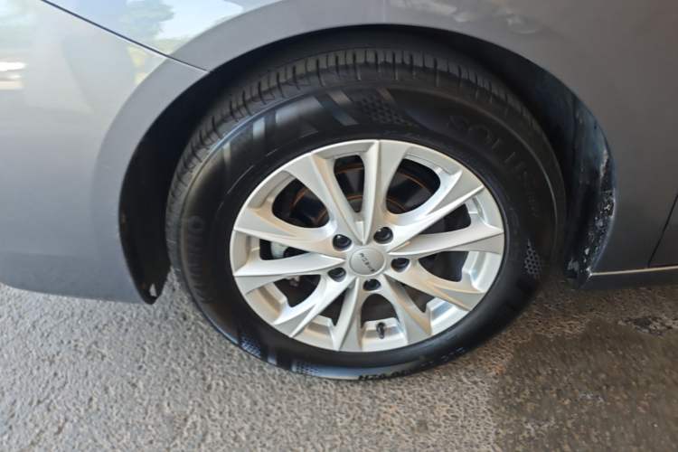 Used Roewe i5 2023 1.5L CVT Luxury Edition Left Front Wheel Hub