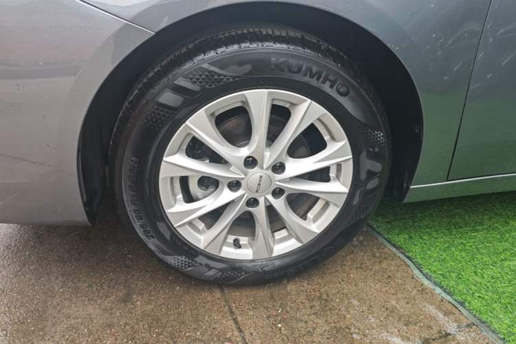 Used Roewe i5 2023 1.5L CVT Luxury Edition Left Front Wheel Hub