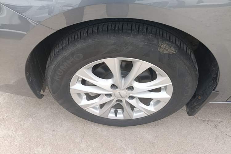 Used Roewe i5 2023 1.5L CVT Luxury Edition Left Front Wheel Hub