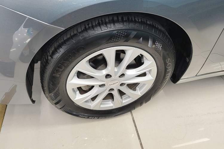 Used Roewe i5 2023 1.5L Manual Comfort Edition Left Front Wheel Hub