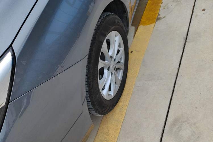 Used Roewe i5 2023 1.5L CVT Luxury Edition Left Front Wheel Hub