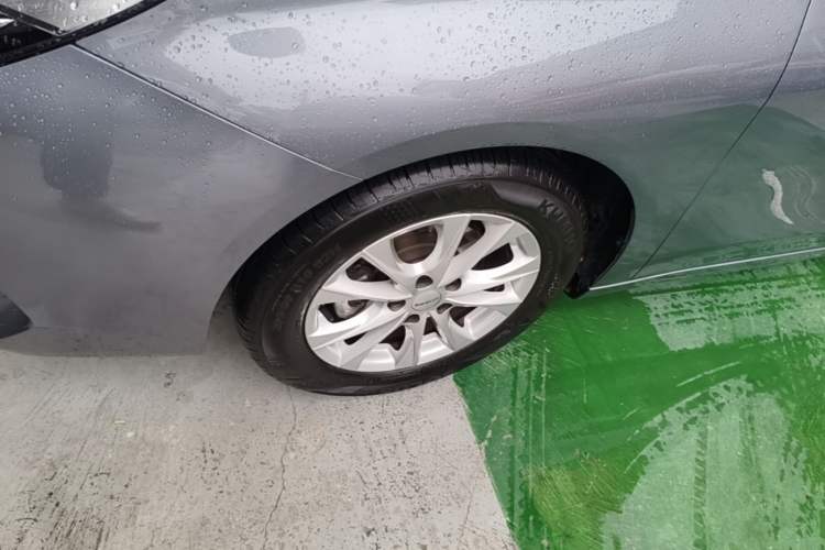 Used Roewe i5 2023 1.5L CVT Luxury Edition Left Front Wheel Hub