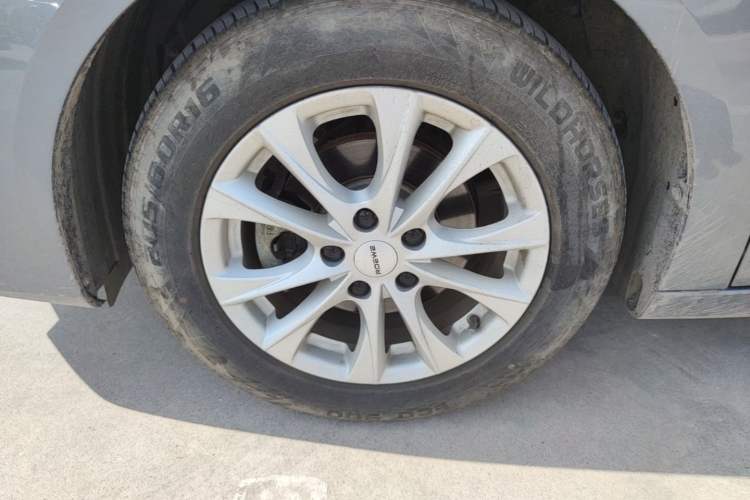 Used Roewe i5 2023 1.5L Manual Comfort Edition Left Front Wheel Hub