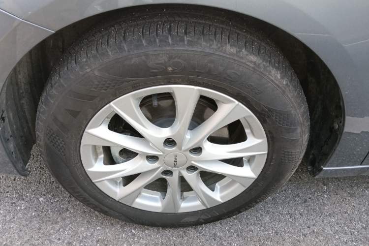Used Roewe i5 2023 1.5L CVT Luxury Edition Left Front Wheel Hub