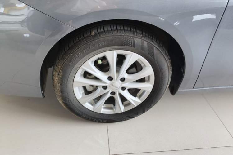 Used Roewe i5 2023 1.5L CVT Luxury Edition Left Front Wheel Hub