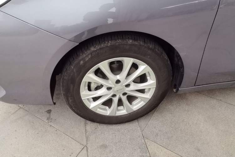 Used Roewe i5 2023 1.5L CVT Luxury Edition Left Front Wheel Hub